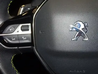 Photo 13 Peugeot 2008  1.2 PureTech 130ch S&S GT EAT8