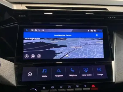 Photo 12 Peugeot 408  PHEV 180 Allure Pack e-EAT8 Cuir complet / GPS / Full LED