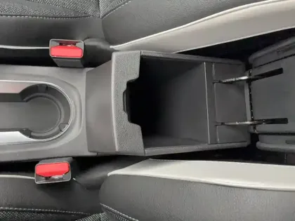 Photo 33 Renault Captur  E-Tech full hybrid 145