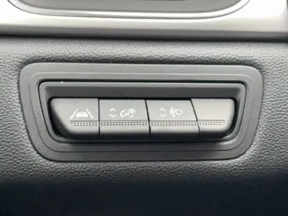 Photo 30 Renault Captur  E-Tech full hybrid 145