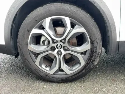 Photo 15 Renault Captur  E-Tech full hybrid 145