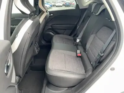 Photo 10 Renault Captur  E-Tech full hybrid 145