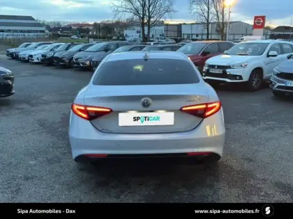 Photo 35 Alfa Romeo Giulia  2.2 190 ch AT8