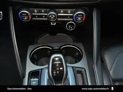 Photo 24 Alfa Romeo Giulia  2.2 190 ch AT8