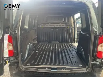 Photo 5 Peugeot Partner E- FOURGON M 136 CH AUT. 54 KWH CHARGE UTILE MAJOREE