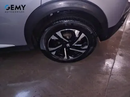 Photo 46 Peugeot 2008  PureTech 100 S&S BVM6