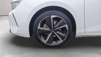 Photo 10 Opel Astra  1.2 Turbo 130 ch BVA8