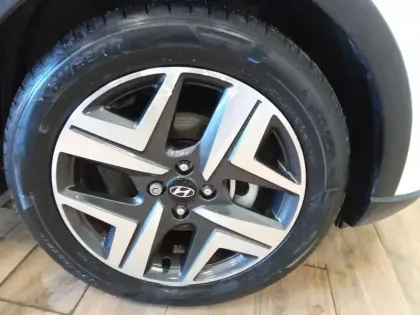 Photo 15 Hyundai Bayon  1.0 T-GDi 100 DCT-7 Hybrid 48V