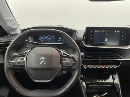 Photo 21 Peugeot 208  Electrique 50 kWh 136ch