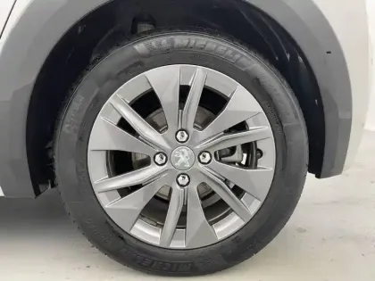 Photo 15 Peugeot 208  Electrique 50 kWh 136ch