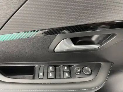 Photo 27 Peugeot 208  Electrique 50 kWh 136ch