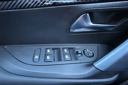 Photo 22 Peugeot 2008  PureTech 130 S&S BVM6