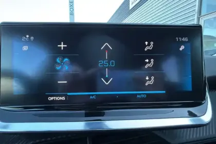 Photo 18 Peugeot 2008  PureTech 130 S&S BVM6