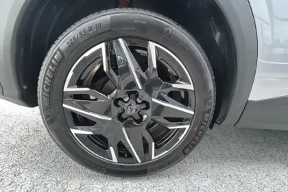 Photo 28 Peugeot 3008  Hybrid 136 e-DCS6