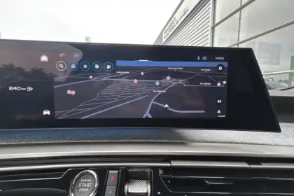 Photo 16 Peugeot 3008  Hybrid 136 e-DCS6