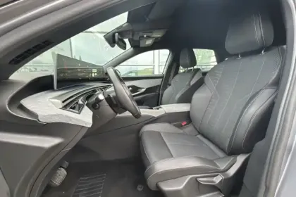 Photo 8 Peugeot 3008  Hybrid 136 e-DCS6