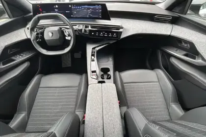 Photo 11 Peugeot 3008  Hybrid 136 e-DCS6