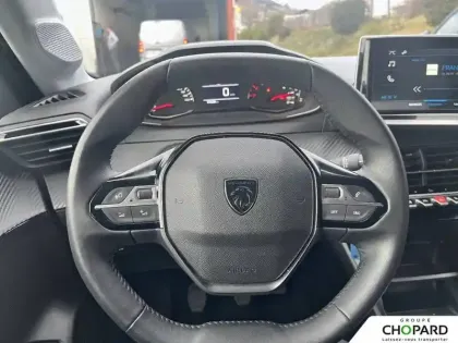 Photo 11 Peugeot 208  PureTech 100 S&S BVM6