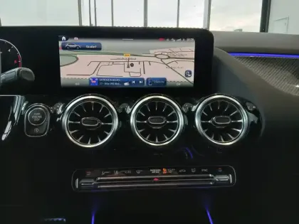 Photo 13 Mercedes GLA  200 d 8G-DCT