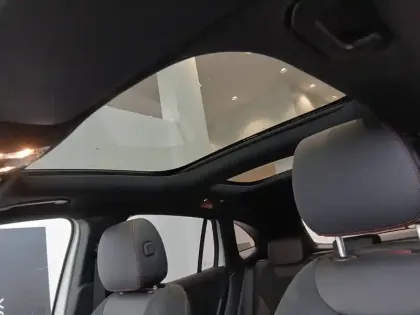 Photo 12 Mercedes GLA  200 d 8G-DCT