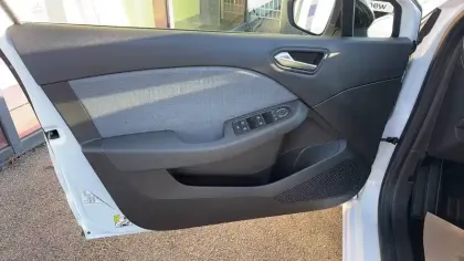 Photo 37 Renault Clio  TCe 90 ch GSR2