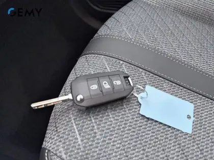 Photo 18 Peugeot 208  Hybrid 110 e-DCS6