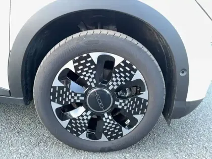 Photo 33 Fiat 600  1.2 Hybrid 100ch DCT6