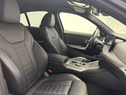 Photo 11 BMW Serie 3 320d xDrive 190 ch BVA8