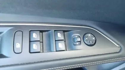 Photo 16 Peugeot 5008  1.2 PureTech 130ch S&S BVM6