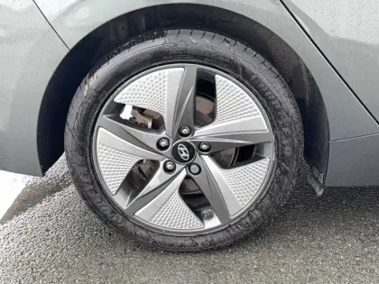 Photo 13 Hyundai Ioniq  Hybrid 141 ch