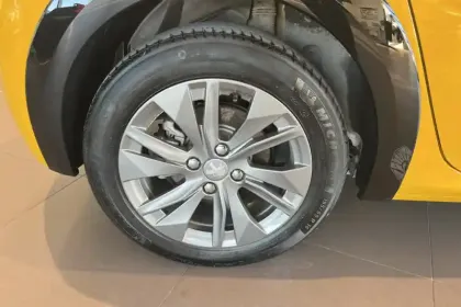 Photo 10 Peugeot 208  Electrique 50 kWh 136ch