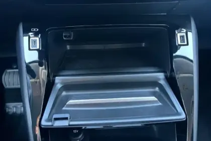 Photo 22 Peugeot 208  Electrique 50 kWh 136ch