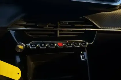 Photo 38 Peugeot 2008  PureTech 100 S&S BVM6