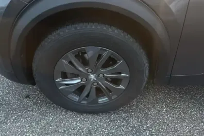 Photo 56 Peugeot 2008  PureTech 100 S&S BVM6