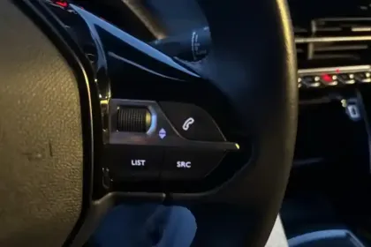 Photo 16 Peugeot 2008  PureTech 100 S&S BVM6