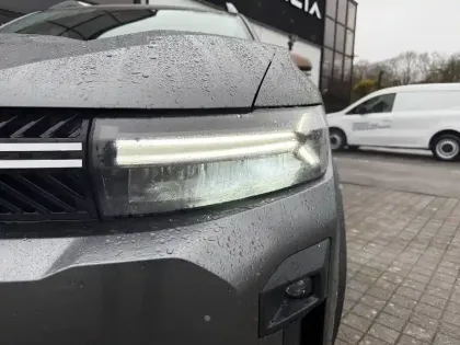 Photo 13 Dacia Bigster  Mild Hybrid 130 4x4