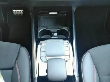 Photo 14 Mercedes GLA  250 e 8G-DCT