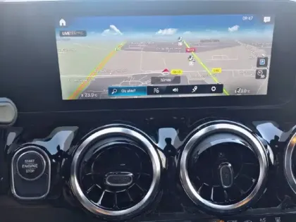 Photo 12 Mercedes GLA  250 e 8G-DCT