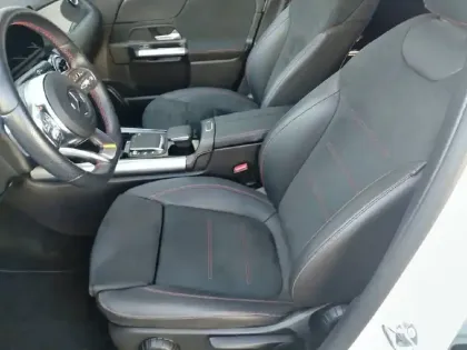 Photo 8 Mercedes GLA  250 e 8G-DCT