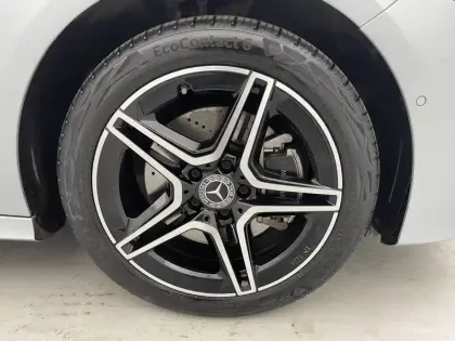 Photo 12 Mercedes Classe A  250 e Hybrid EQ 8G-DCT