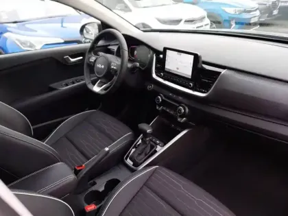 Photo 15 Kia Stonic  1.0 T-GDi 100 ch DCT7