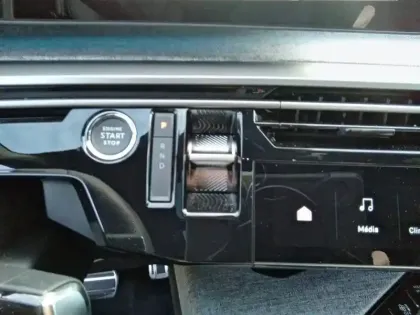 Photo 13 Peugeot 3008  Electrique 325 ch 4x4 73 kWh