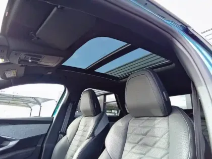 Photo 22 Peugeot 3008  Electrique 325 ch 4x4 73 kWh