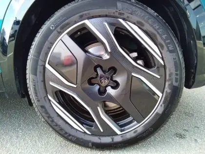 Photo 12 Peugeot 3008  Electrique 325 ch 4x4 73 kWh