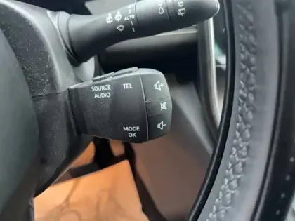 Photo 31 Renault Grand Scenic  TCe 140 FAP EDC - 21