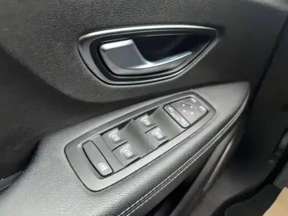 Photo 34 Renault Grand Scenic  TCe 140 FAP EDC - 21