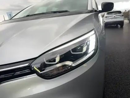 Photo 27 Renault Grand Scenic  TCe 140 FAP EDC - 21