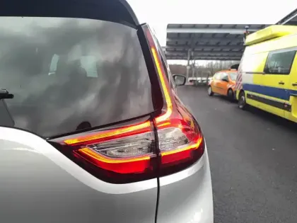 Photo 23 Renault Grand Scenic  TCe 140 FAP EDC - 21