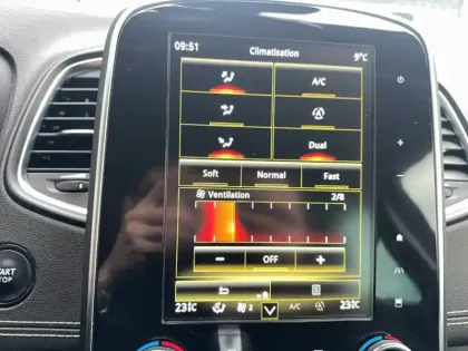 Photo 41 Renault Grand Scenic  TCe 140 FAP EDC - 21