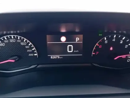 Photo 16 Peugeot 2008  BlueHDi 130 S&S EAT8